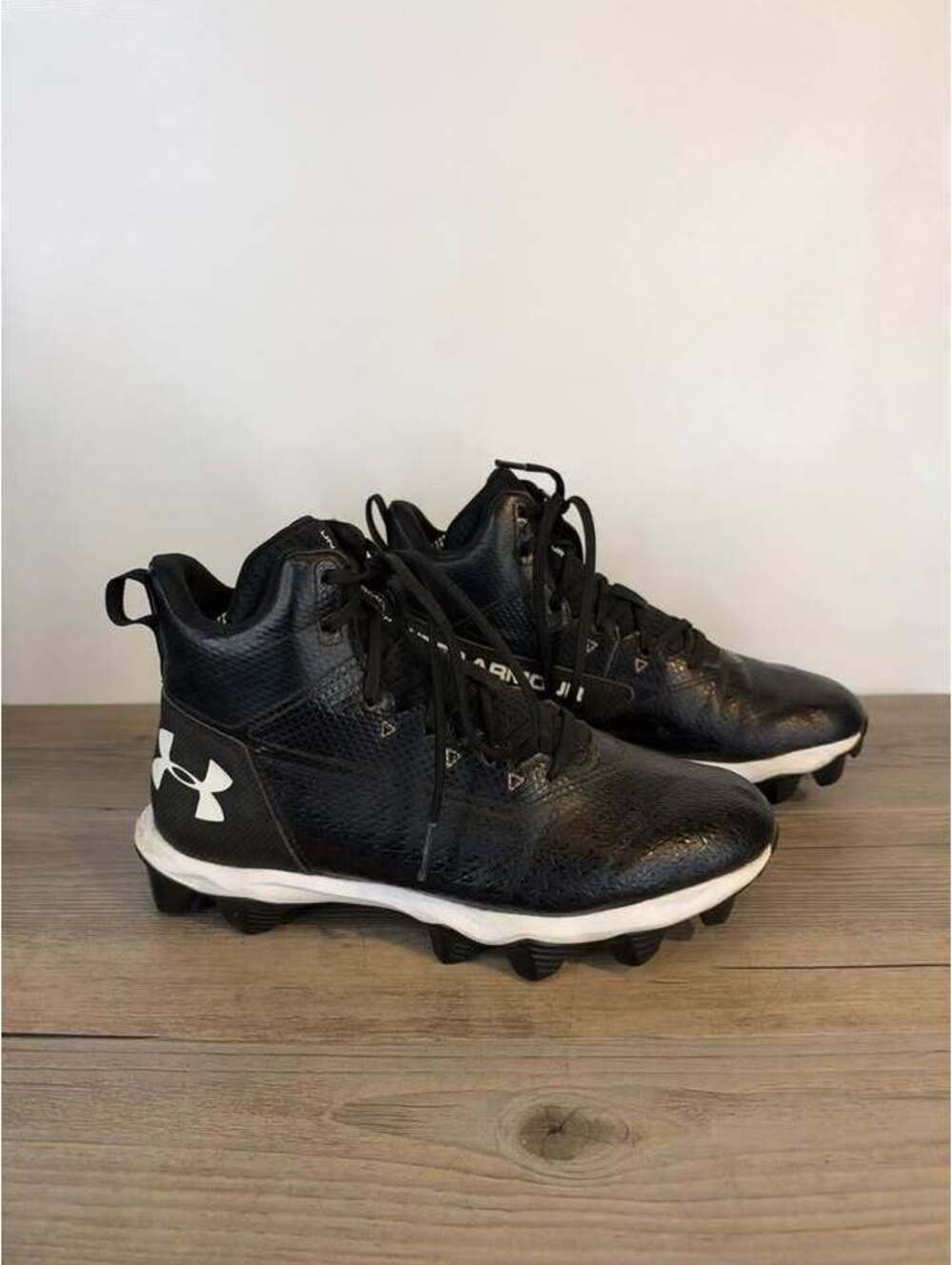 Under Armour Highlight RM JR Youth Football Cleats Size 5.5Y Black